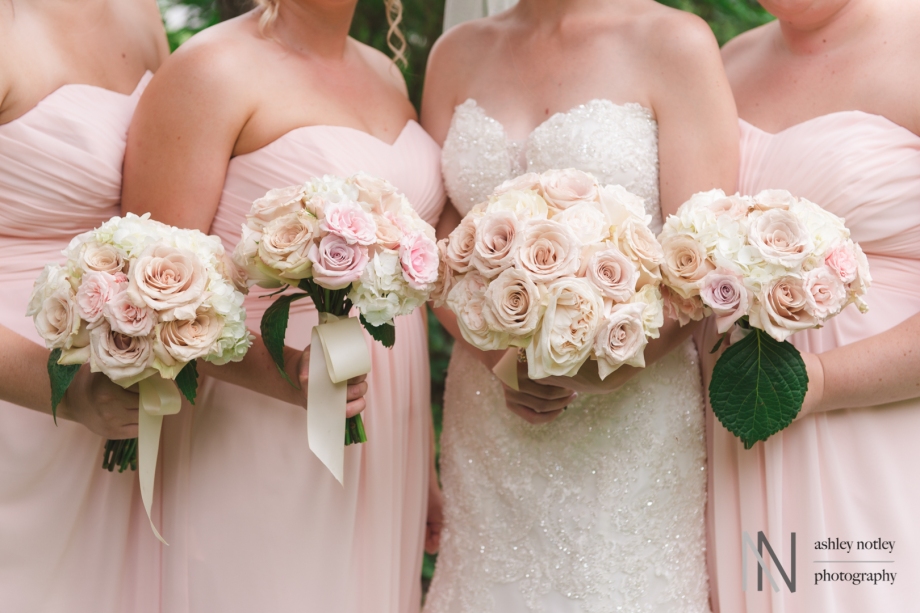 Bride and bridesmaids blush bouquet of roses